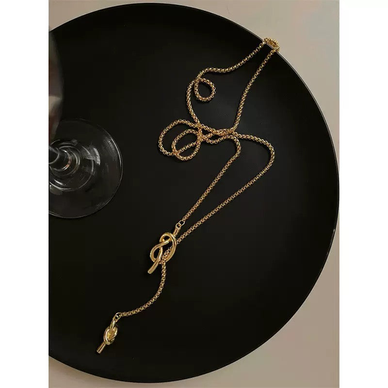Women's lariat necklace, simple 14k gold knotted rope design chain necklace