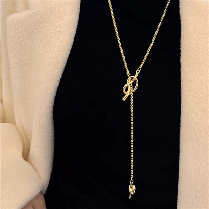 Women's lariat necklace, simple 14k gold knotted rope design chain necklace