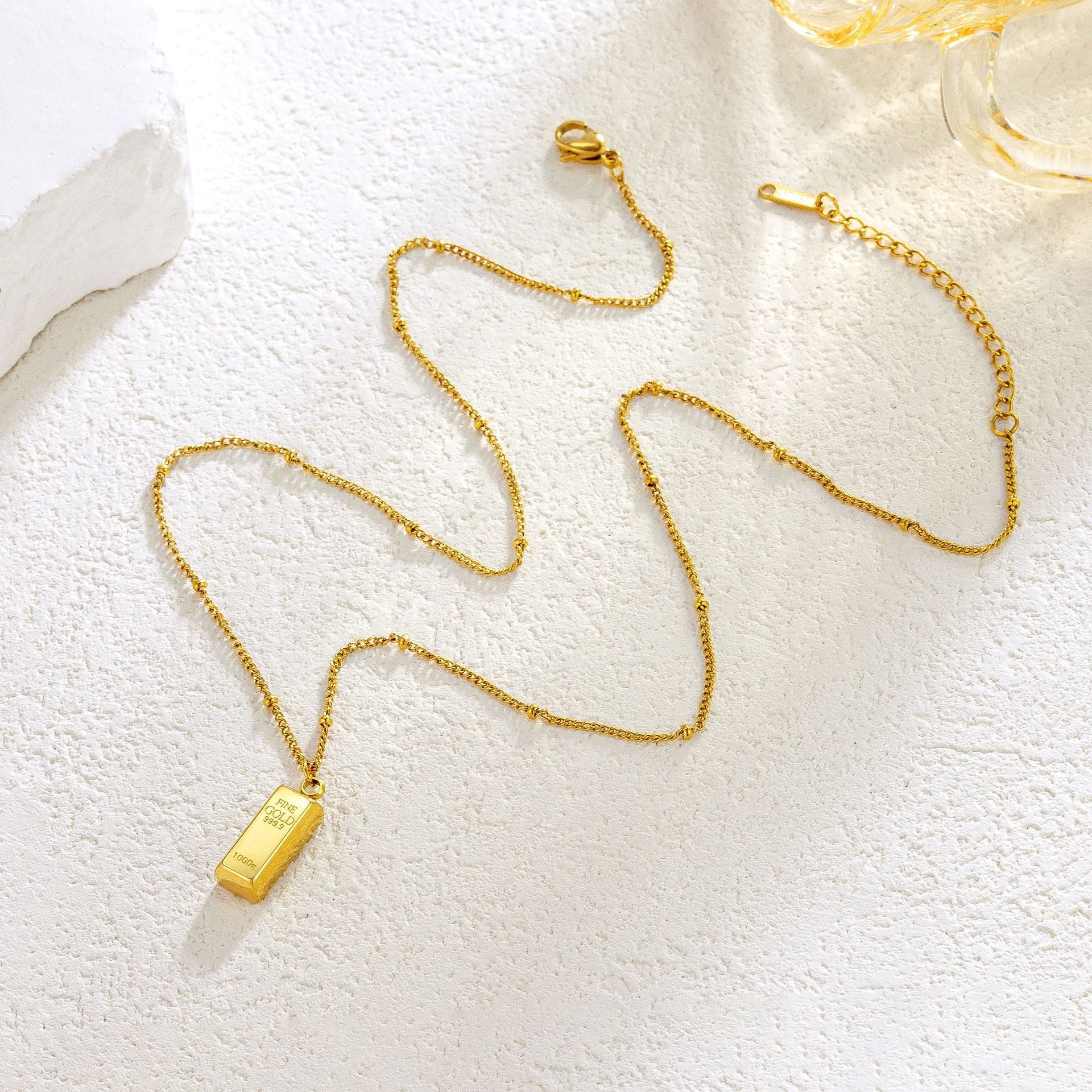 14K Gold Elegant Bar Necklace