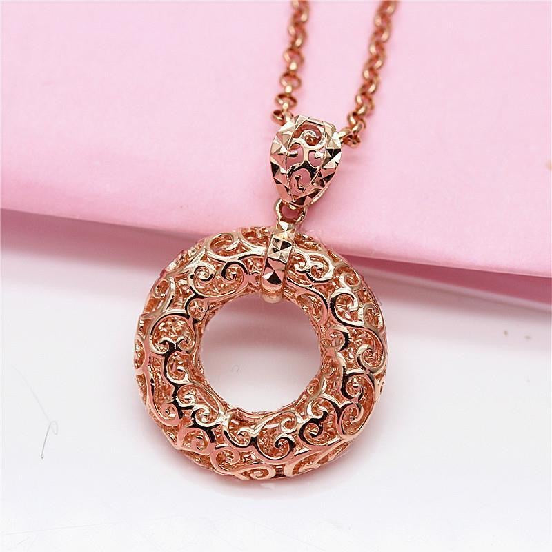 Exquisite and fashionable donut pendant 14K gold new temperament women's necklace