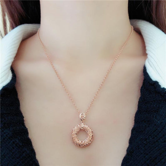 Exquisite and fashionable donut pendant 14K gold new temperament women's necklace