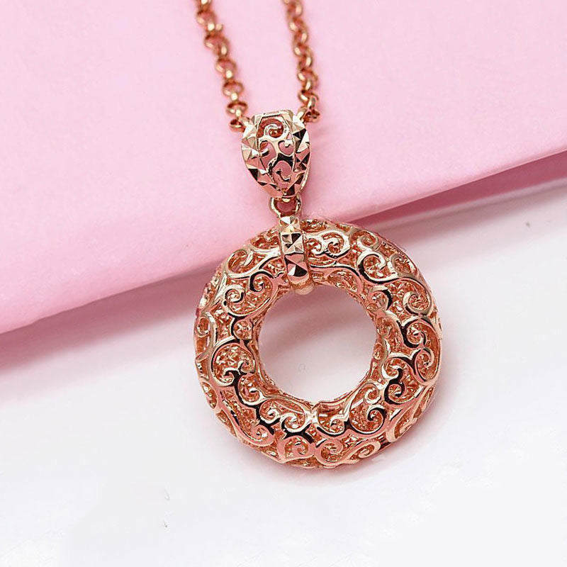 Exquisite and fashionable donut pendant 14K gold new temperament women's necklace