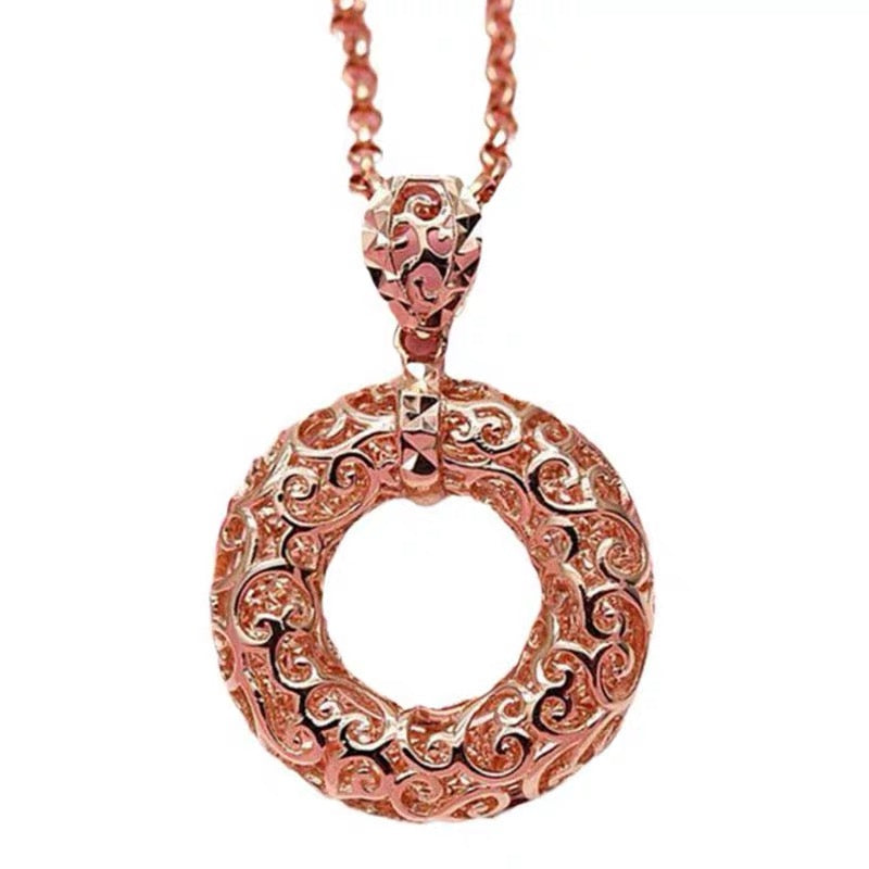 Exquisite and fashionable donut pendant 14K gold new temperament women's necklace