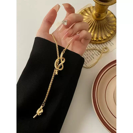 Women's lariat necklace, simple 14k gold knotted rope design chain necklace