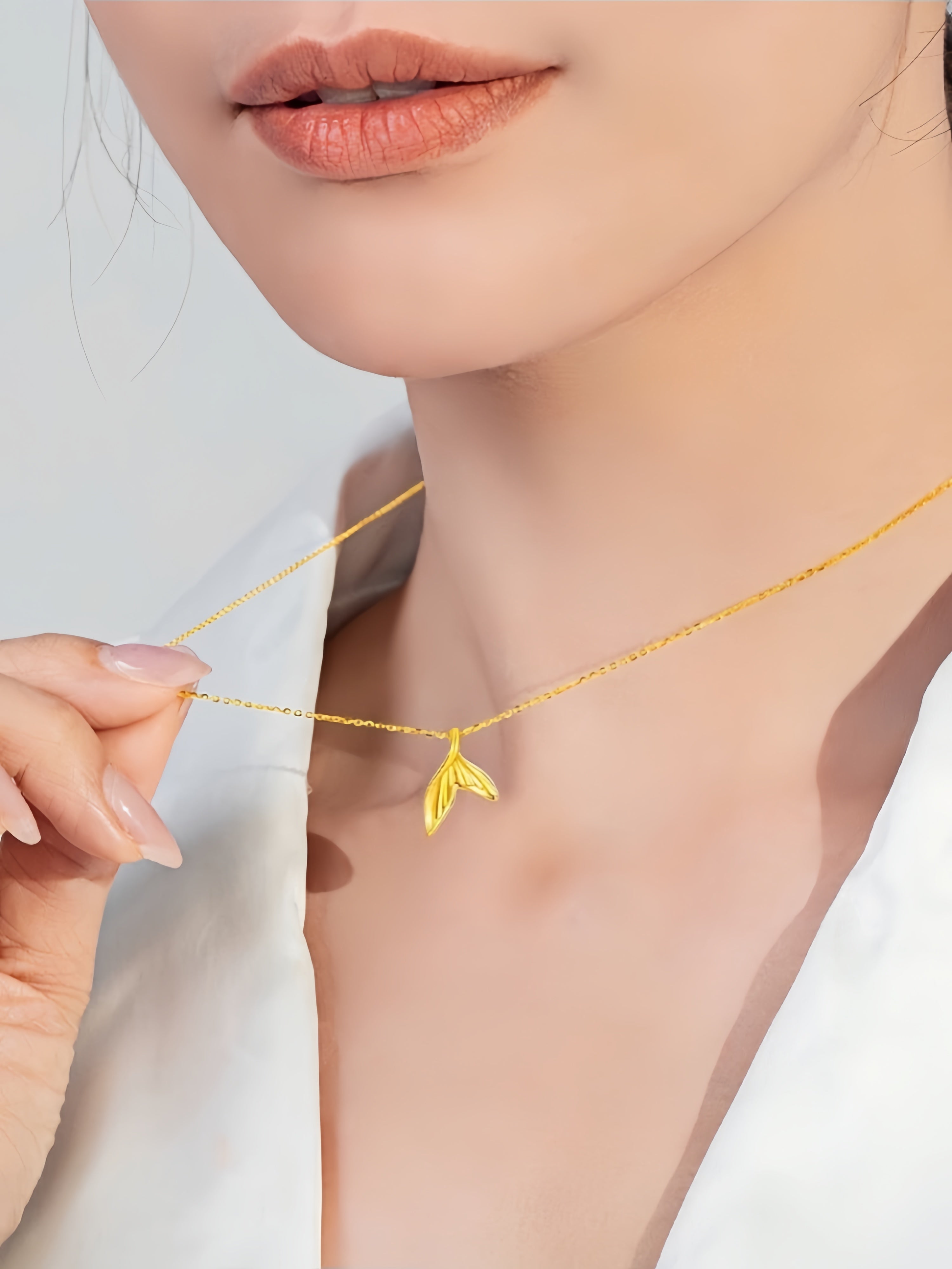 14K Gold Mermaid Tail Pendant Necklace